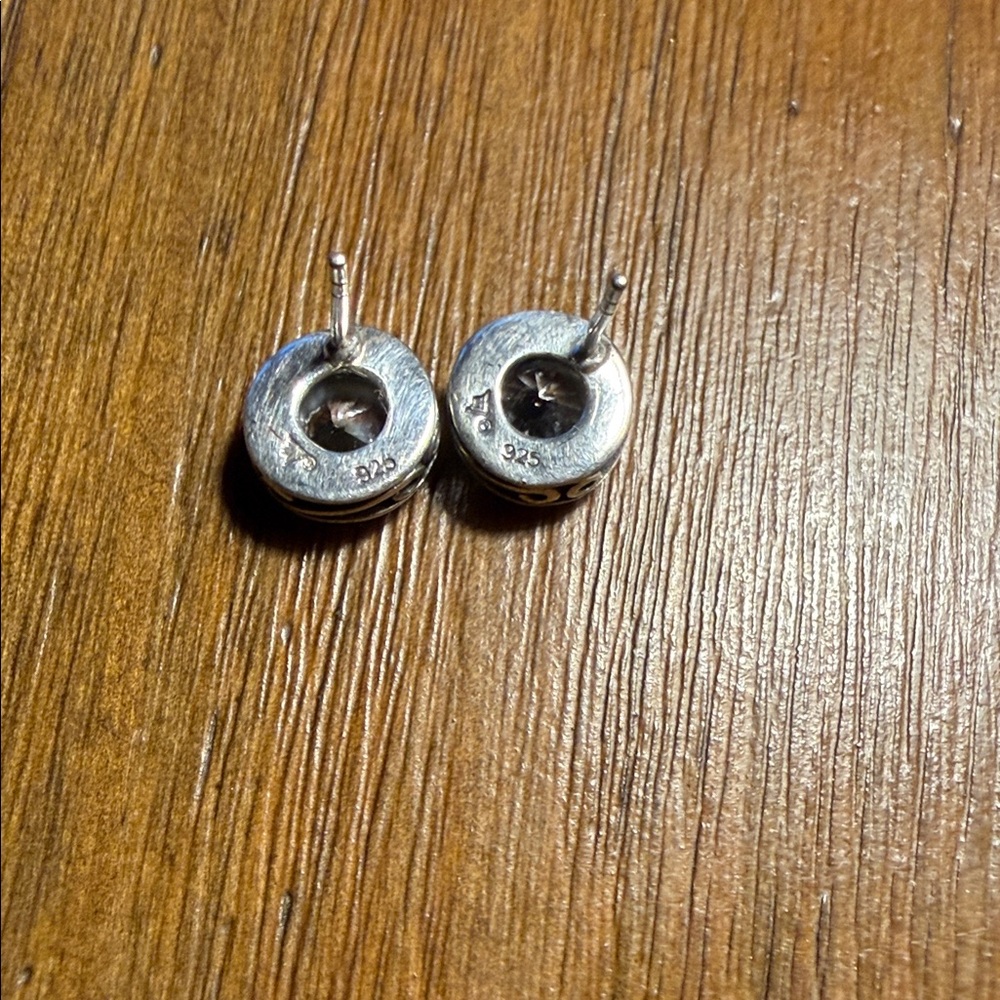 Elegant Silver Stud Earrings - Picture 4 of 6